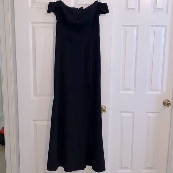 OFF THE SHOULDER WINDSOR DRESS - Picture 6 of 12